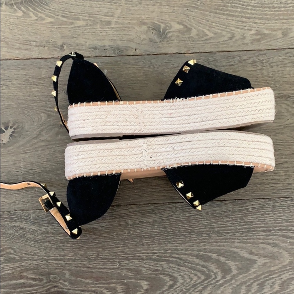 Espadrilles - Picture 2 of 3